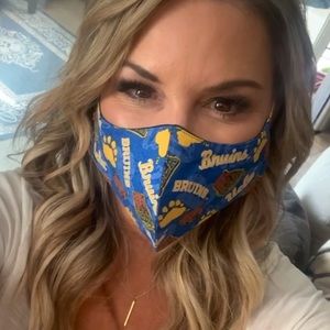 3 layers contoured reversible mask College fabrics